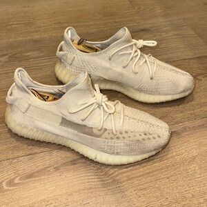 Cream Yeezy Boost 350 Sneakers